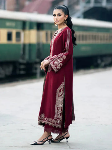 IZEL Premium Embroidered Lawn 3-Piece Suit